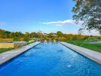 2 Houses - 6 Acres, Riverfront, Pool, Hot Tub, BEAUTIFUL VALLEY - piscina