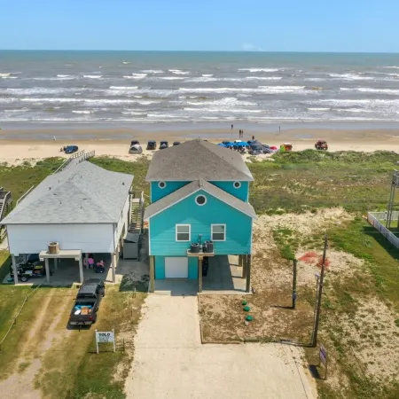 New Build! Beach Front Luxury House w/Ocean Views & Breeze
