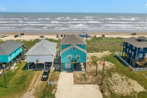 New Build! Beach Front Luxury House w/Ocean Views & Breeze - 비치