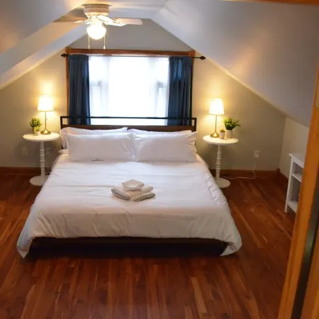 Charming Oasis in the Heart of Historic Downtown