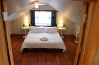 Charming Oasis in the Heart of Historic Downtown