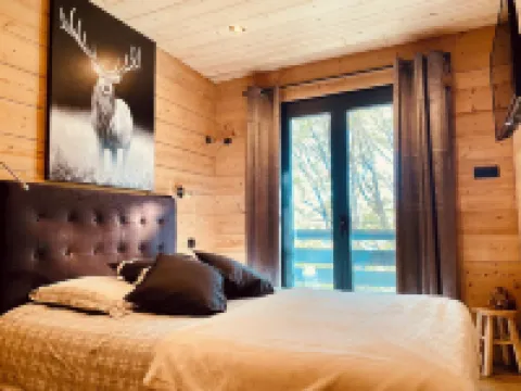 Sublime Bas de Chalet de Standing en Duplex Aux Angles -Space for Billiards and Cinema Hotels in Les Angles