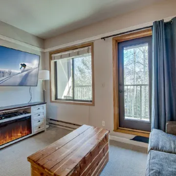 The ultimate ski studio at Keystone!  Upgraded with a premium king size bed.