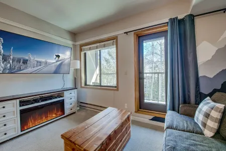 The ultimate ski studio at Keystone!  Upgraded with a premium king size bed.