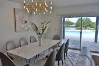 Lakefront Getaway in Sunny FL