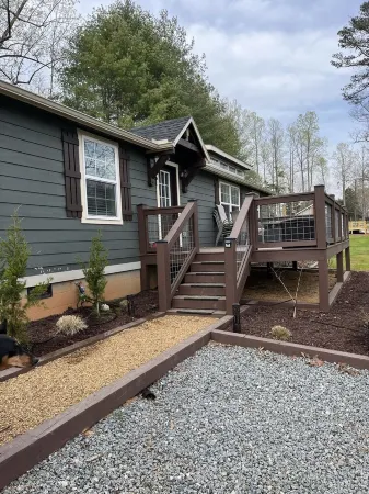 Cozy retreat located in the heart off the TIEC And the blue ridge mountains!