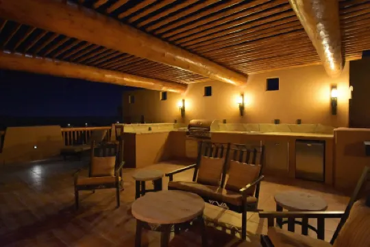 CUSTOM BUILT STUNNING Home Towering above the Colorado River/Lake Pow