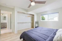Cozy and Quiet Front House Hotels near Jump Around