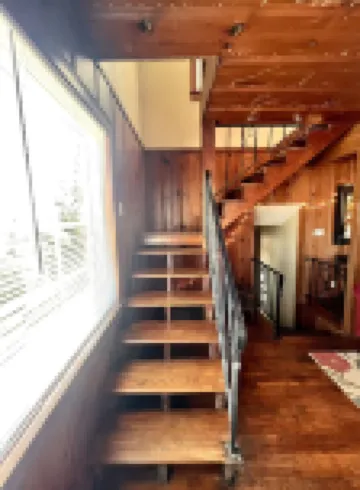 "House on the Rock" Romantic Cottage Getaway w/ Hot Tub and Fireplace!!