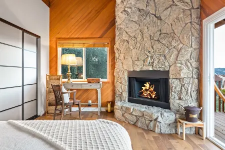 Topanga 3 bdrm/2ba mountain view home with huge deck.