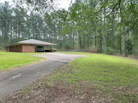Clean & Comfortable Home in the Pines - 3-bedroom, 2-bath home, family-friendly