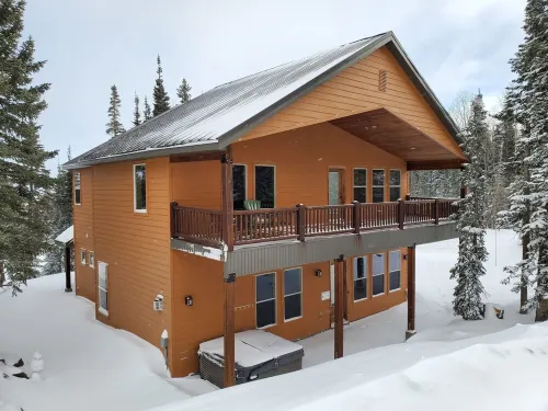 Cheerful 4-bed 4 bath Cabin with Jacuzzi