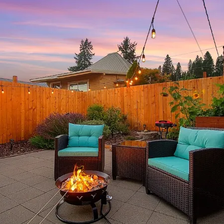 Cascade Getaway - Heart of Cle Elum - Full Kitchen, Private Patio & Pet Friendly