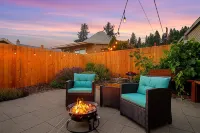 Cascade Getaway - Heart of Cle Elum - Full Kitchen, Private Patio & Pet Friendly Hotels in Cle Elum