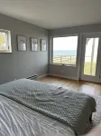 Newly Renovated Sleeps 13 Large Private Lake Michigan Beach- new dates available Hotel a Emmet County