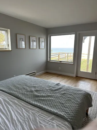 Newly Renovated Sleeps 13 Large Private Lake Michigan Beach- new dates available