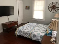 Mississippi Blues & Beach Cottage - Perfectly Located in Gulfport! Hotels near Busted Wrench Garage