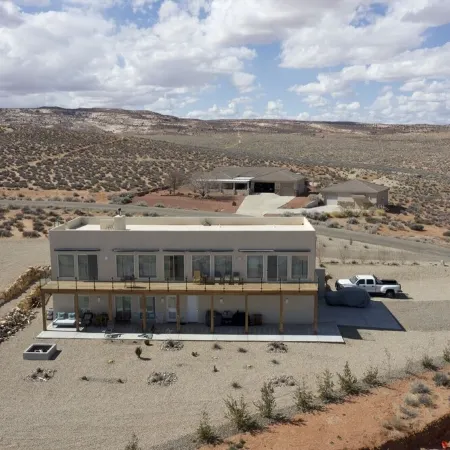 Lake Powell Sunrise Villa by Antelope Canyon - Firepit, Stargazing & Scenic View