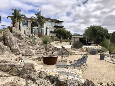 Castello di GoLightly - Pool - Epic Sweeping Wine Country Views! Maxwell Farms Regional Park附近的飯店