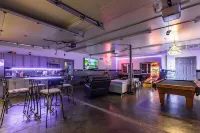 Entertainers Paradise House + Shop