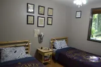 Guppies Lake Cottage - Private Access Lake Dock, close to Mt. Rainier