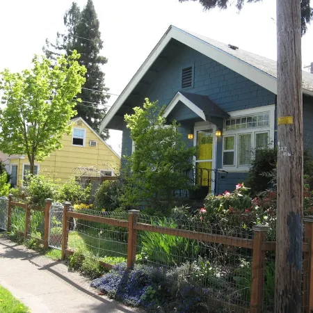 Location! Location! Location! Easy access to everything Eugene, arts to outdoors