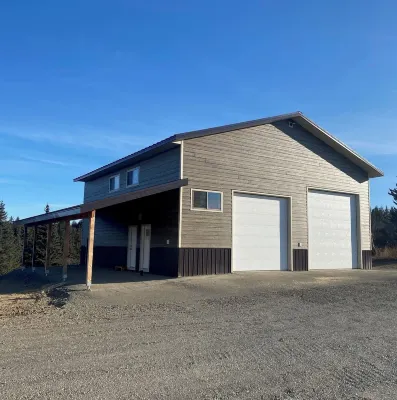 Brand new shop apartment close to the best ocean fishing in the world.