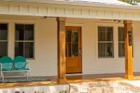 Mother's Place - perfect location in Ocean Springs. Walk to downtown & beach! Walter Anderson Museum of Art 주변 호텔