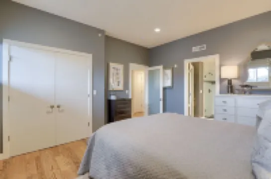 Luxury Lancaster Downtown Condo - 3 blocks from Central Market!