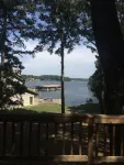 Relaxing lake home on Lake Hamilton.