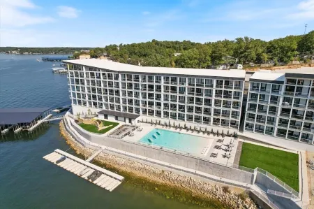 NEW Topsider Condominium: MM 19 Arcade game, shuffleboard table