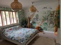 Stunning 5 bedroom family home with unrivalled views Hotels in 