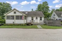 High Tide Cottage is located in town and just steps from Ogunquit Beach!