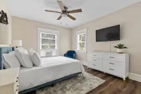 The House on Park: 4 Bedroom/2 Bath Family-Friendly Home in the heart of Erie! Hotel in zona Orthopaedic & Sports Medicine of Erie-UPMC