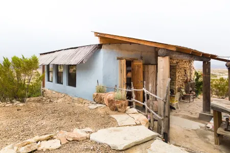 Mimi's Bunkroom - just outside of Big Bend Nt'l Park