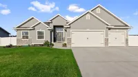Spacious Home with swim spa and games  sleeps 27