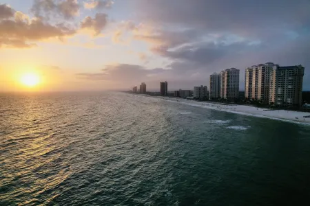 Escape to the Private, White Sandy Beaches of Beach Colony W 8 C Отели рядом с достопримечательностью «Perdido Key Beach»