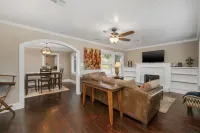 Newly Remodeled 3BR in Town · Cherry Street
