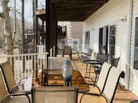 BIG ISLAND TIME Lakefront Family Vacation Home-4 Bd-3.5 Bth-Sleeps15-Cove-Dock 拉塞爾住宿飯店