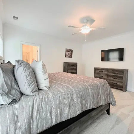 Lots of amenities. Open Floor plan. Perfect for families and groups!
