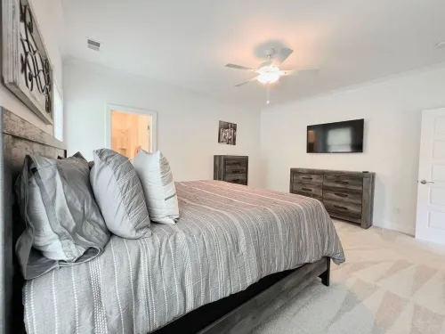 Lots of amenities. Open Floor plan. Perfect for families and groups!