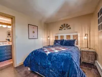 Silverthorne Condo with Mtn views, Pool & Hot tub Hotels in Silverthorne