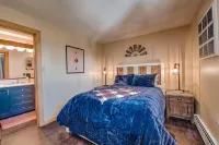 Silverthorne Condo with Mtn views, Pool & Hot tub Hotel di 