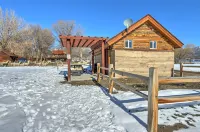 A Night with the Alpacas & Alpaca Experience! Hotels near Rifle