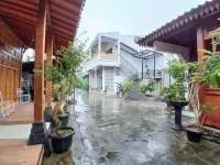 D'Bondowoso Homestay Magelang RedPartner Hotels in Mertoyudan