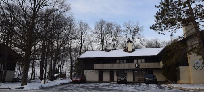 Ski In & Ski Out - Boyneland Lift Hotels in Charlevoix County
