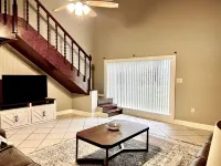 Large 4 br Home on an acre in a neighborhood setting -The Cajun Nest-