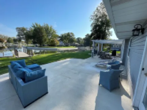 Enjoy a memorable lake vacation at family-friendly Channelside Lake House!