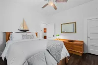 Renovated Bungalow 1 Block from Downtown Seneca! 7 miles from Clemson!