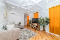 Luxury Apartment in Bronzeville, Just Minutes from Downtown - RSV Now!